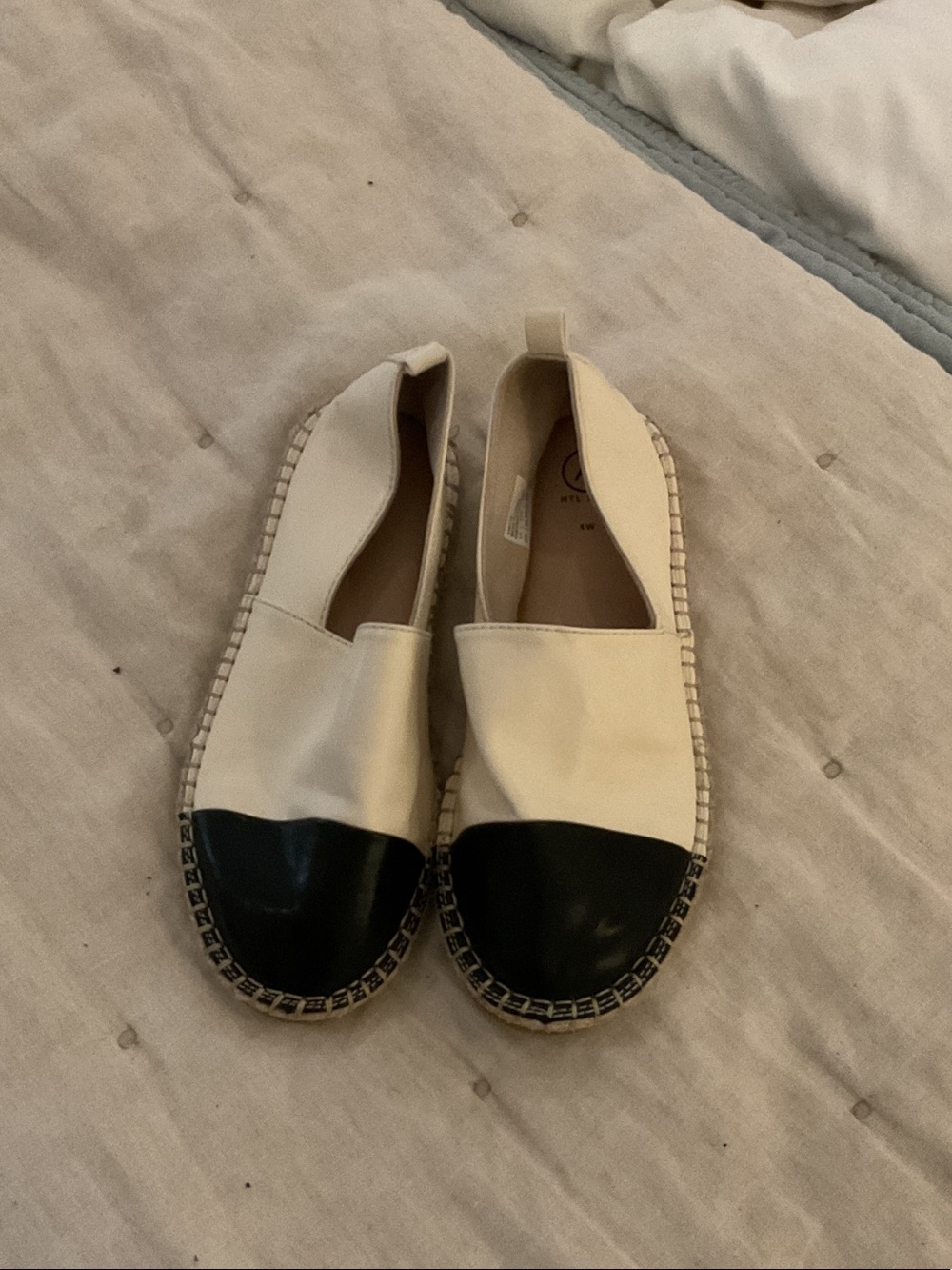 Women’s Two-Tone Espadrille Slip-On Flats - Black & Cream